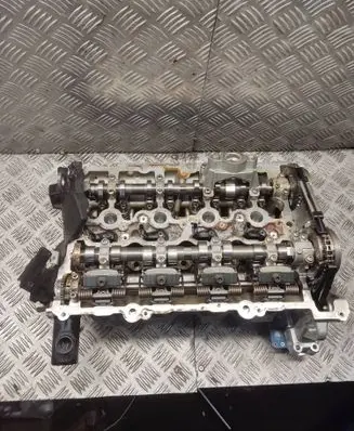 BMW 4 F32 F33 Engine head 8602581 B48b20