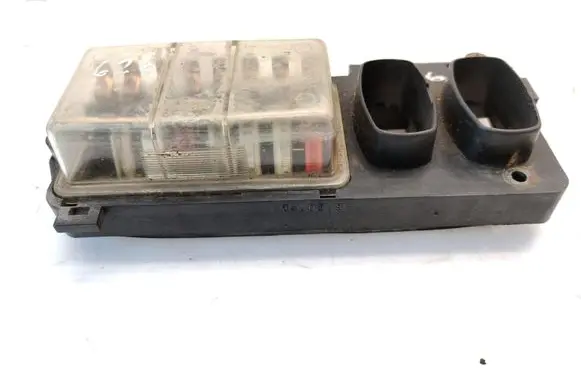 Volkswagen Polo II 86C 2F Fuse module 867937025A 867937025
