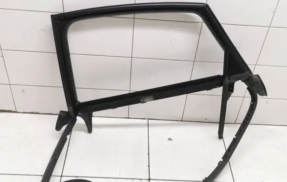 Audi A6 S6 C6 4F Rear door window/glass frame 62631185 4f0867369c 4f0867415c