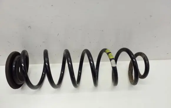 Volkswagen Jetta VI Rear coil spring