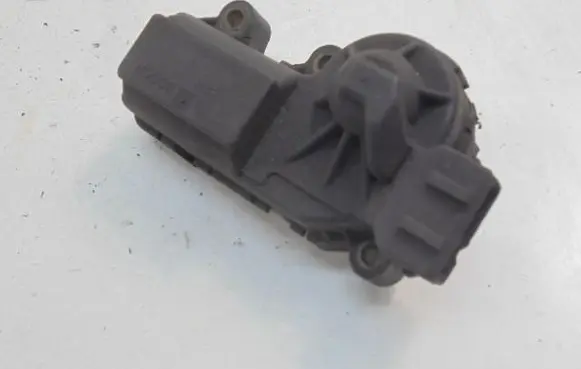 Volkswagen PASSAT B3 Idle control valve (regulator) 0132008600