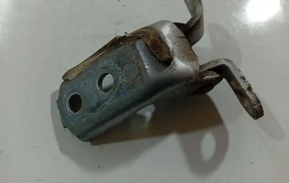 Toyota Aygo AB10 Front door upper hinge 