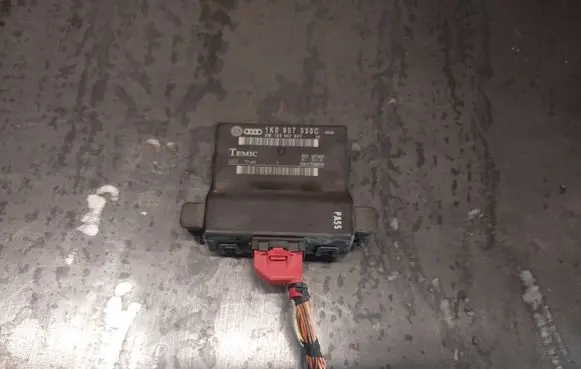 Volkswagen Touran I Gateway control module 1K0907530C 1K0907951