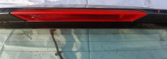 Volvo XC90 Third/center stoplight