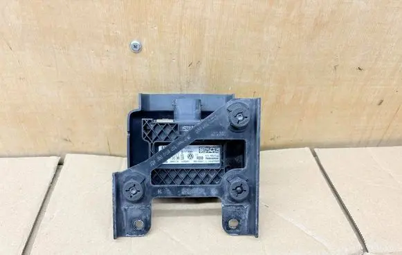 Volkswagen Golf VII Distronic sensor radar 5Q0907561D 0203300238 5Q0907572D