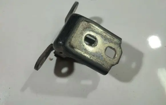 Opel Insignia A Rear door lower hinge