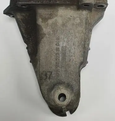 Mercedes-Benz S W220 Engine mounting bracket A1122231804