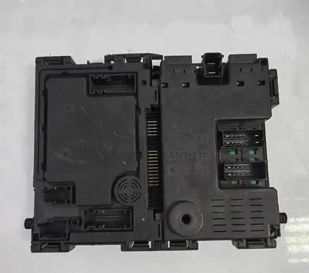 Peugeot 206 Fuse module 9626460880