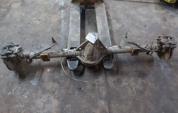 Iveco Daily 35 - 40.10 Rear axle beam 389