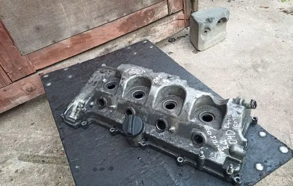 Toyota Avensis T250 Rocker cam cover 2AD