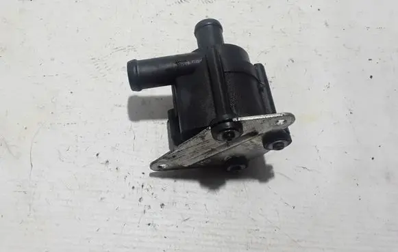Volvo XC90 Electric auxiliary coolant/water pump 31338211