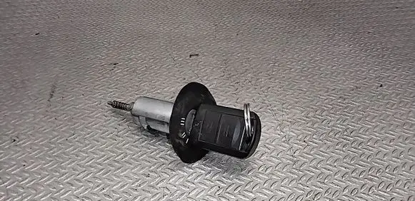 Opel Meriva A Ignition lock 13107754