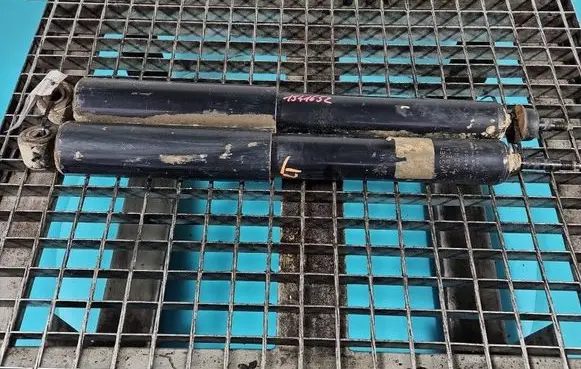 Land Rover Discovery Rear shock absorber/damper 2304G IMPRK1541653