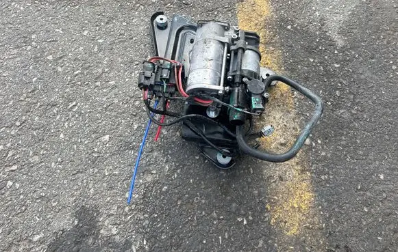 BMW i4 Air suspension compressor/pump 19412710