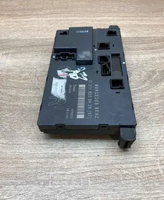 Mercedes-Benz E W211 Door control unit/module 2118200426 356802 FrontRight