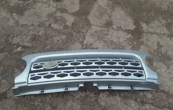 Land Rover Discovery 4 - LR4 Front bumper upper radiator grill NOCODE