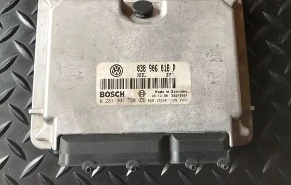 Volkswagen PASSAT B5 Engine control unit/module 038906018P 0281001720 28SA3664