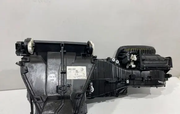 Interior heater climate box assembly