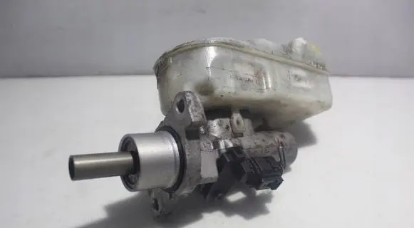 Volkswagen Transporter - Caravelle T5 Master brake cylinder 