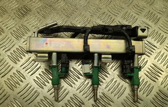 Toyota Yaris Cross Fuel distributor 821250D030