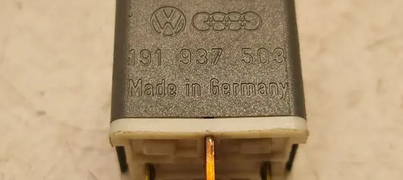 Volkswagen Golf III Other relay 191937503 4RA003510