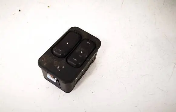 Opel Meriva A Electric window control switch 13363202