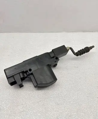 BMW 5 E34 Fuel tank cap lock 8350182
