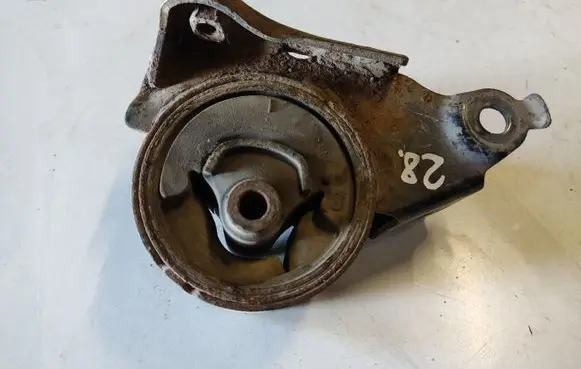 Nissan X-Trail T30 Engine mount bracket 113218H800