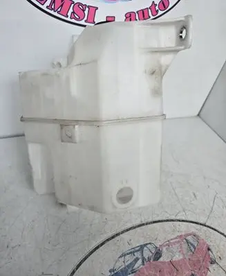 Toyota RAV 4 (XA50) Windshield washer fluid reservoir/tank 060851663