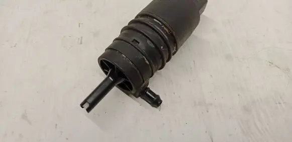 BMW X1 E84 Windscreen/windshield washer pump