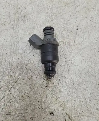 Audi A3 S3 8P Fuel injector 06A906031BT