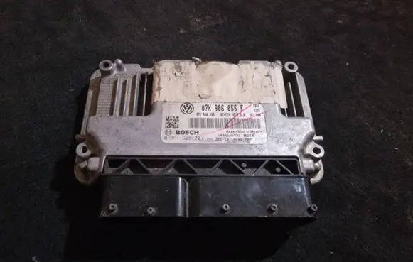 Volkswagen PASSAT B7 Engine control unit/module 07K906055F