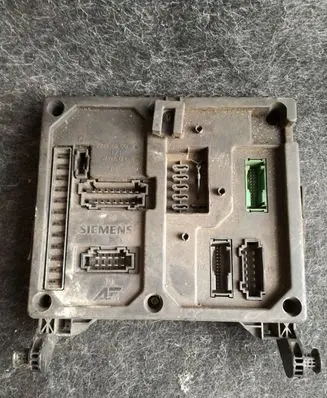 Volkswagen Sharan Fuse module S108152001
