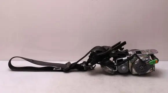 Mercedes-Benz C W204 Seat belt trim 