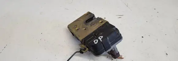 Peugeot 206 Front door lock 