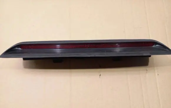 Volkswagen PASSAT B5 Third/center stoplight 3B5945121