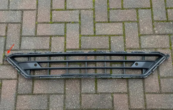 Front bumper lower grill