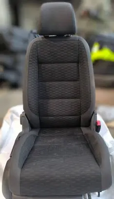 Volkswagen Touran I Front passenger seat 808301505