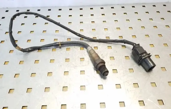 Volkswagen Touran I Lambda probe sensor 03G906262A 0281004042