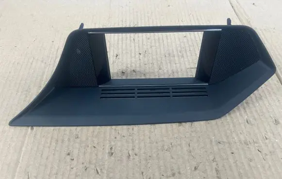 Mercedes-Benz E W212 Radio/GPS head unit trim A2126801336 9022700