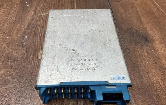 Mercedes-Benz E W124 Cruise control relay 0145454032