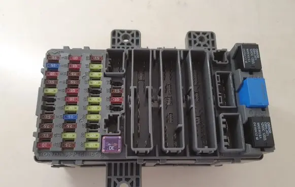 Honda Civic Fuse module 37842RN SMGE013