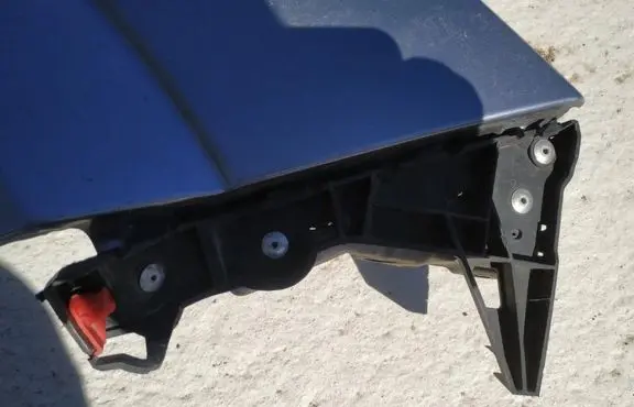 Opel Astra H Front bumper mounting bracket