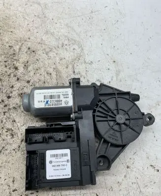 Volkswagen Golf V Front door window regulator motor 05074611 1K0959793C