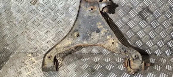 Nissan Navara D40 Front lower control arm/wishbone