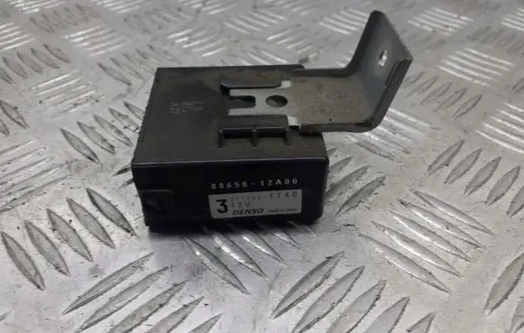 Toyota Corolla E120 E130 Sliding door control unit/module 88650-12A00