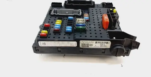 Volvo S60 Fuse module 30728512