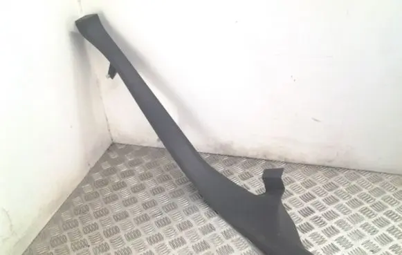 Audi A5 8T 8F Rear sill trim cover 8T8867768A