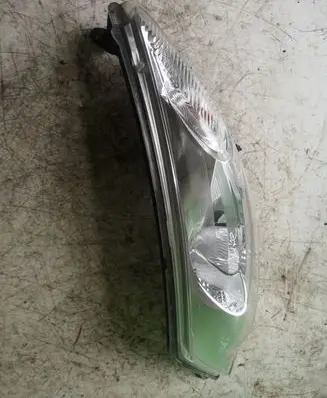 Nissan Juke I F15 Headlight/headlamp