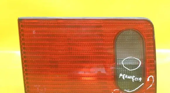Tailgate rear/tail lights